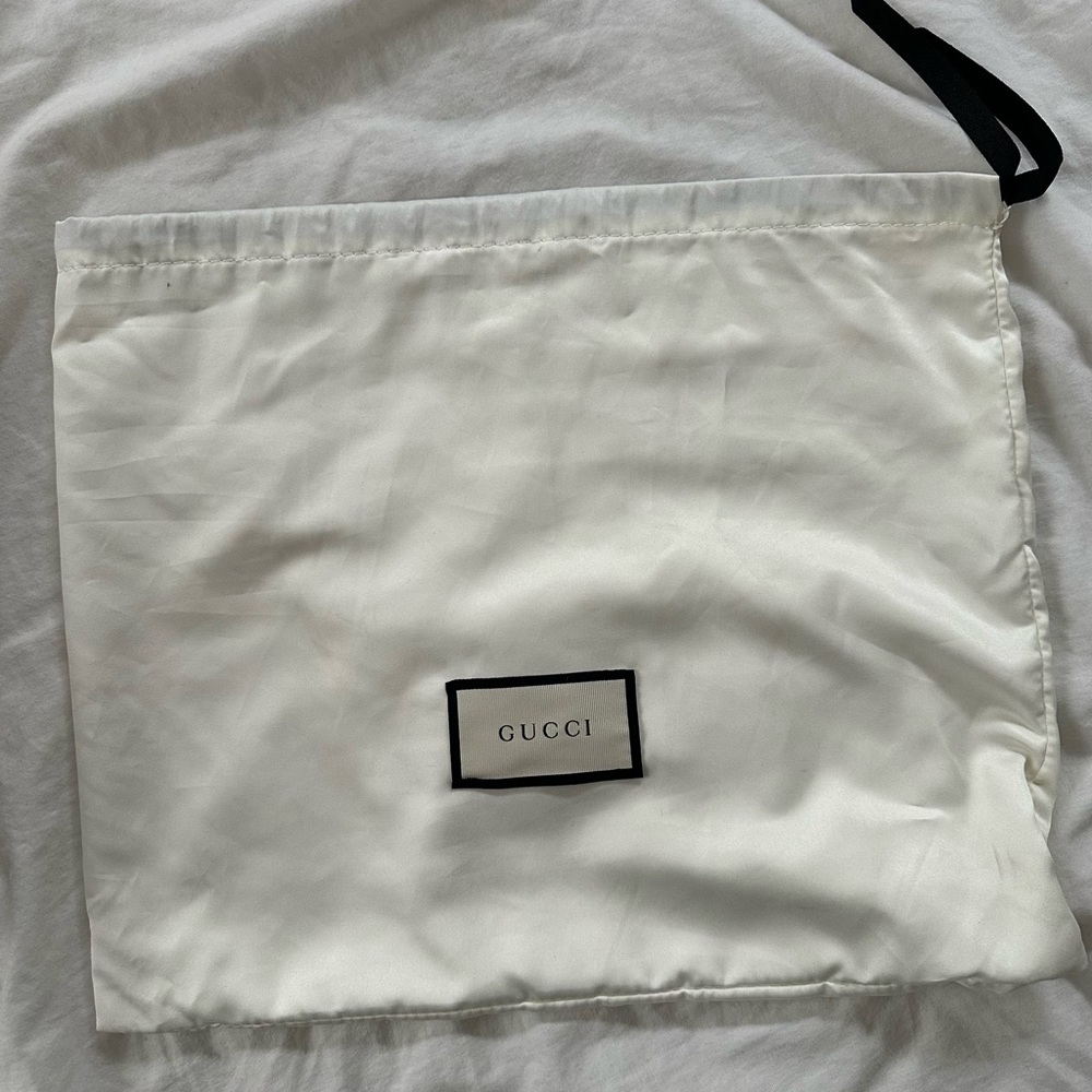 GG MARMONT SMALL SHOULDER BAG - Gently Used - Picture 5 of 16